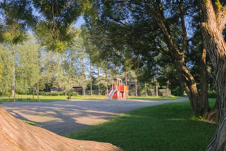 Maaniitun leikkikenttä